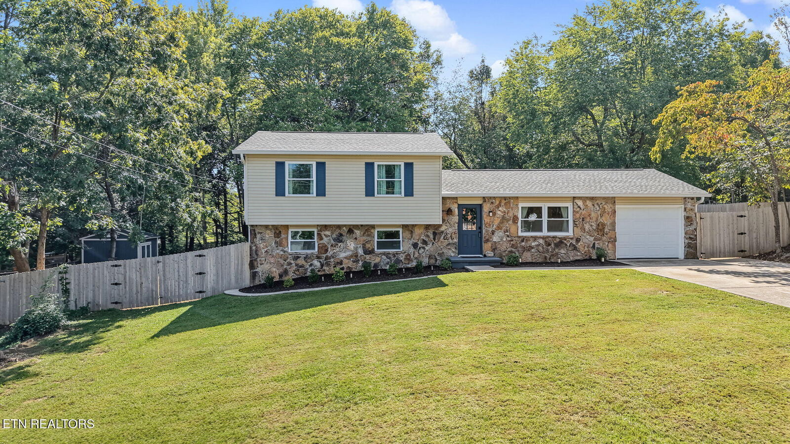 Property Photo:  5812 NW Rockwood Lane  TN 37921 