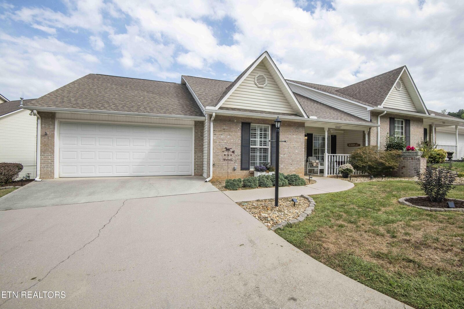 Property Photo: 10027 Dayflower Way TN 37932