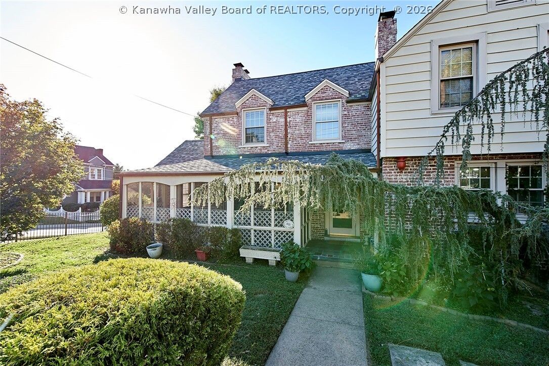 Property Photo: 901 Somerset Drive WV 25302