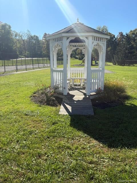 Property Photo:  17 White Gate Road G  NY 12590 