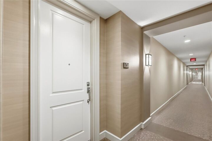 Property Photo: 2305 Edgewater Drive 1211 FL 32804