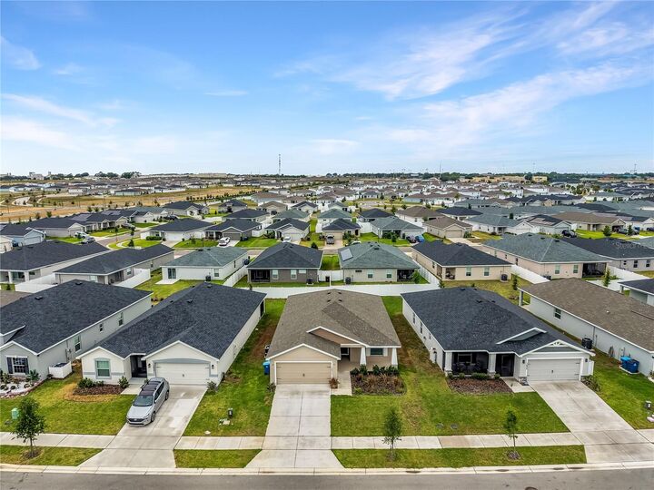 Property Photo:  1831 Daystar Drive  FL 33844 
