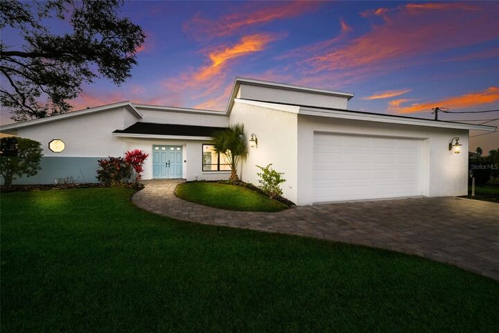 Property Photo: 5424 America Drive FL 34231