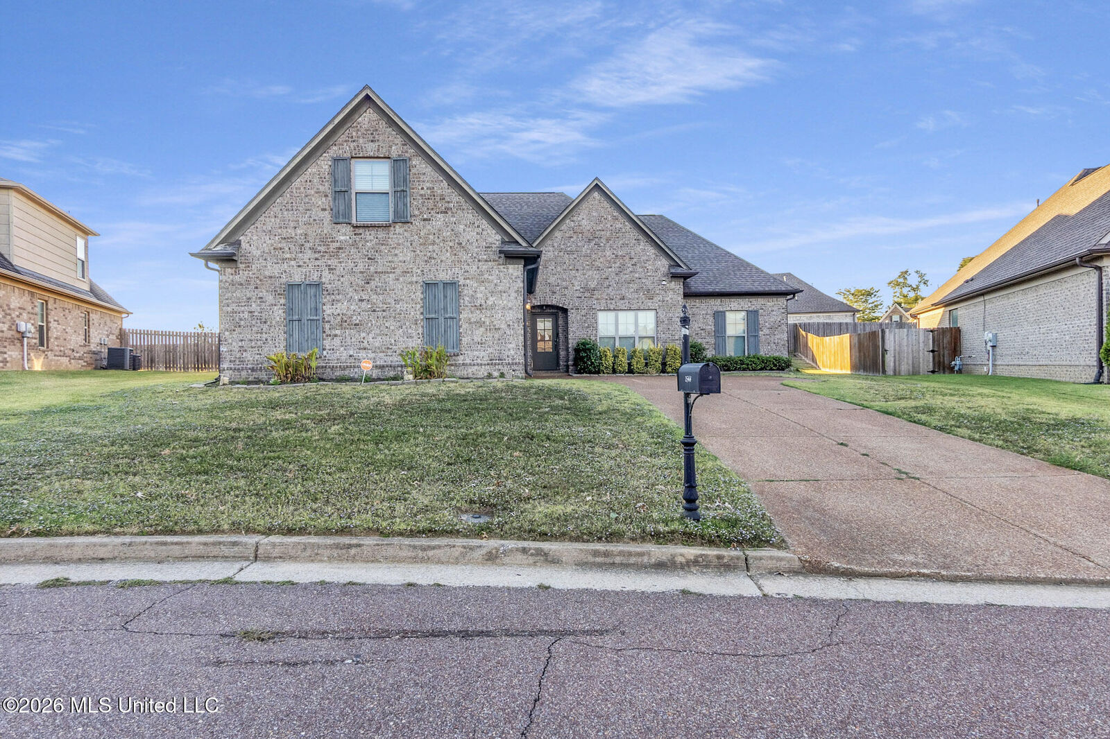 Property Photo: 2568 Summer Knoll Drive MS 38672