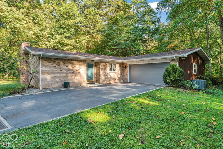 Property Photo:  1042 N Farmington Drive  IN 47933 