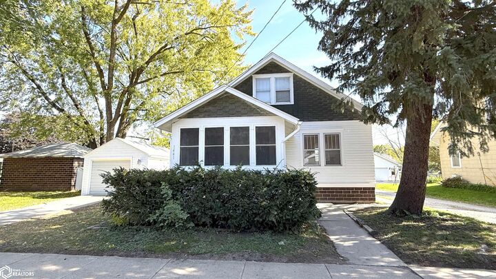 Property Photo:  1441 N Jefferson Avenue  IA 50401 