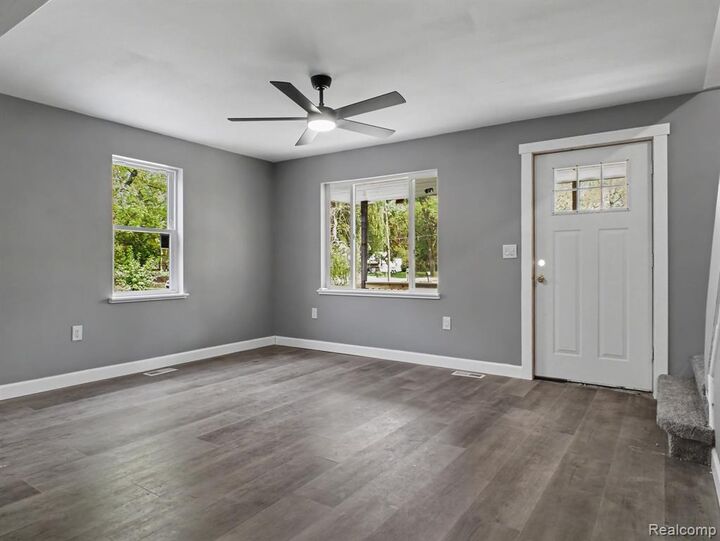 Property Photo:  2465 Howald Avenue  MI 48504 2363 