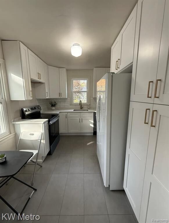 Property Photo: 1909 Barrett Avenue MI 48067 3556