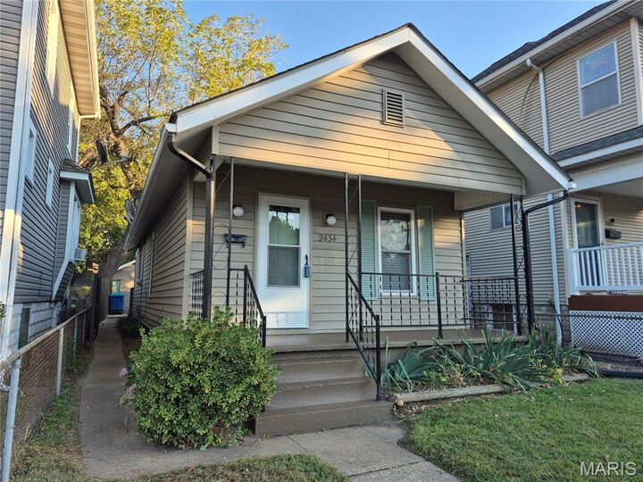 Property Photo: 2434 Benton Street IL 62040