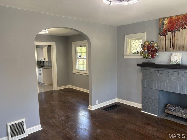 Property Photo:  4209 Edgewood Boulevard  MO 63121 