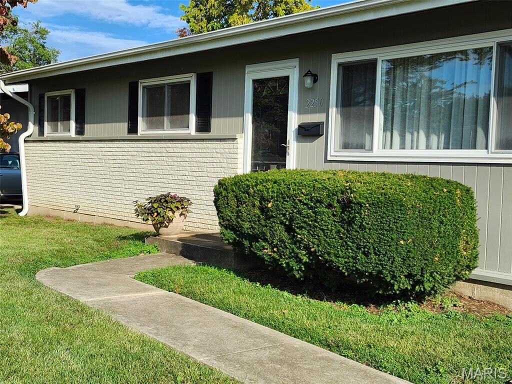 Property Photo:  2250 Flight Drive  MO 63031 