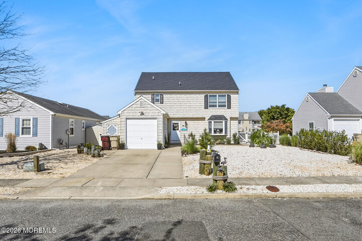 Property Photo:  78 Top Sail Court  NJ 08721 