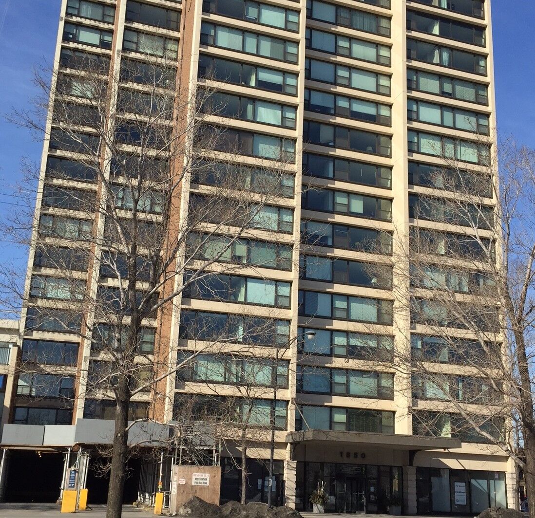 Property Photo: 1850 N Clark Street 1602 IL 60614