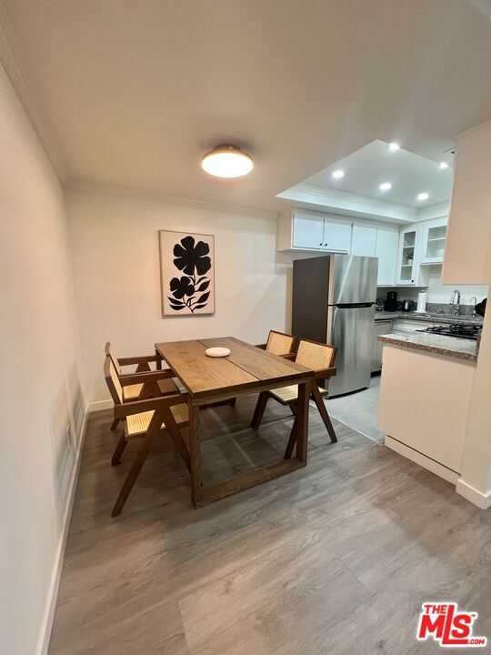 Property Photo: 408 Burchett Street 5 CA 91203