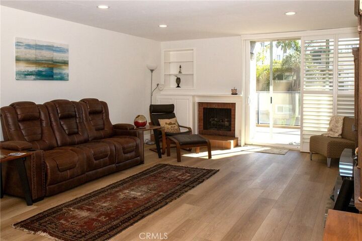 Property Photo:  1 3rd Place 2  CA 90802 