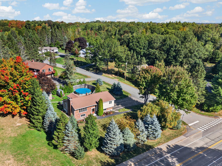 Property Photo:  2 Hillside Drive  ME 04444 