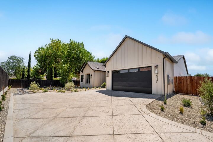 Property Photo:  417 Hovey Ct  CA 95678 