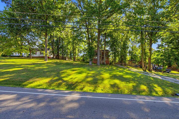 Property Photo:  822 Hillside Dr  TN 37172 
