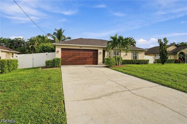 Property Photo:  2825 SW 33rd Terrace  FL 33914 
