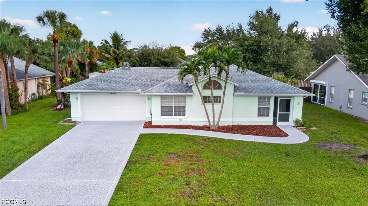 Property Photo:  13531 Fern Trail Drive  FL 33903 