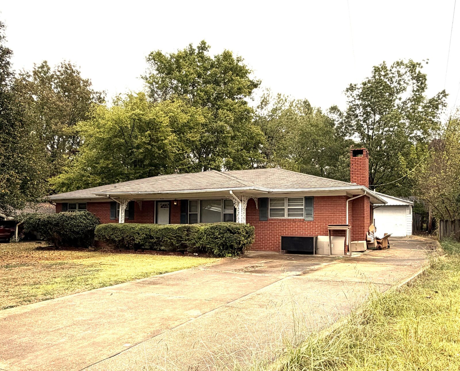 Property Photo:  616 Maynard  MS 38801 
