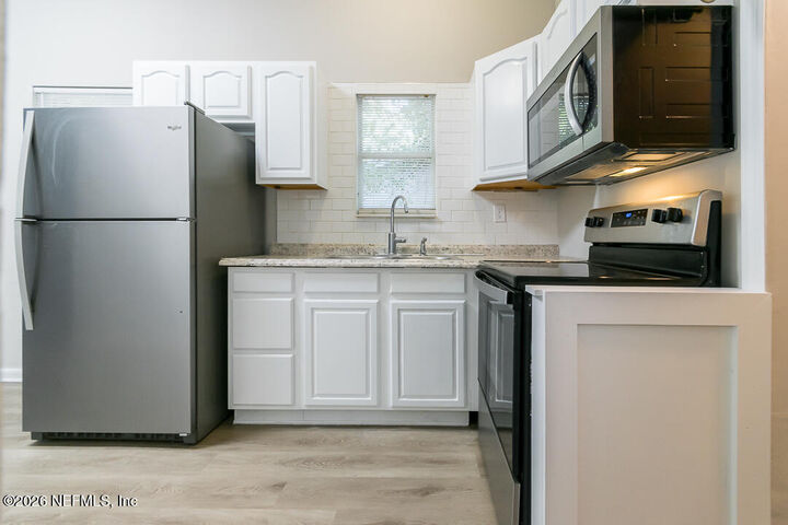 Property Photo: 406 Phelps Street FL 32206