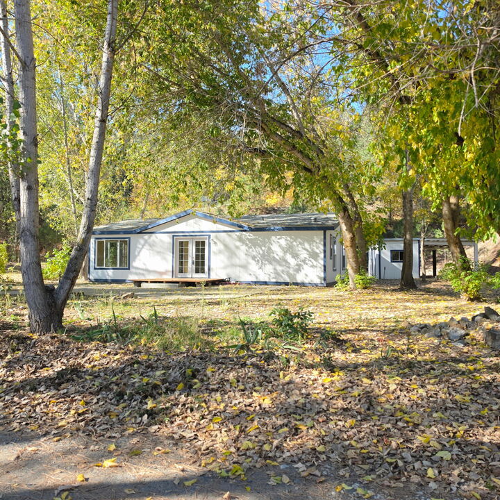 Property Photo: 4 Shanarras Ln WA 99141