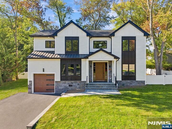 Property Photo:  414 Jefferson Street  NJ 07450 