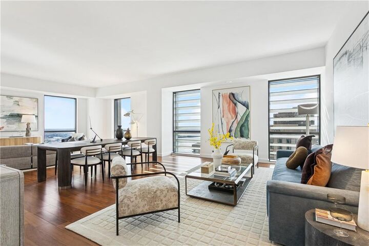 Property Photo: 2 Canal Street 2203 LA 70130