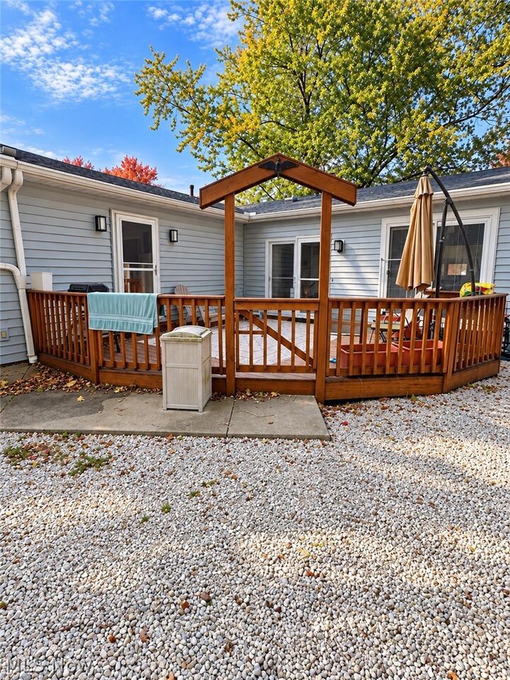 Property Photo:  2048 Berger Avenue  OH 44224 