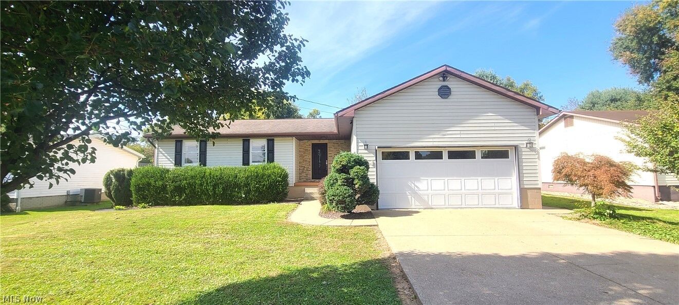 Property Photo:  813 Barclay Street  OH 45714 
