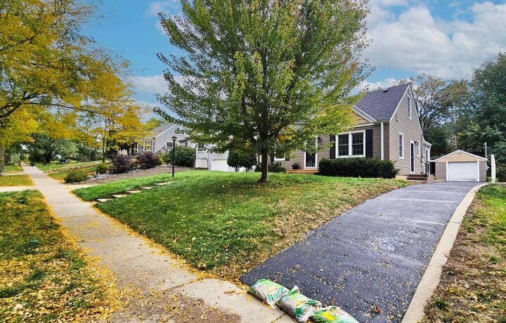 Property Photo: 7613 W Lake Street MN 55426