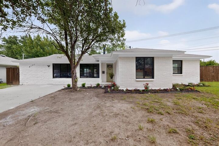 Property Photo: 4171 Carolyn Road TX 76109