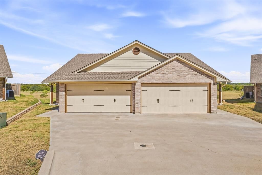 Property Photo:  908 Dart Court  TX 76049 
