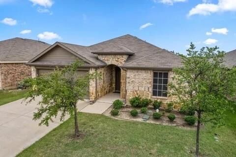 Property Photo:  905 Decker Drive  TX 75189 