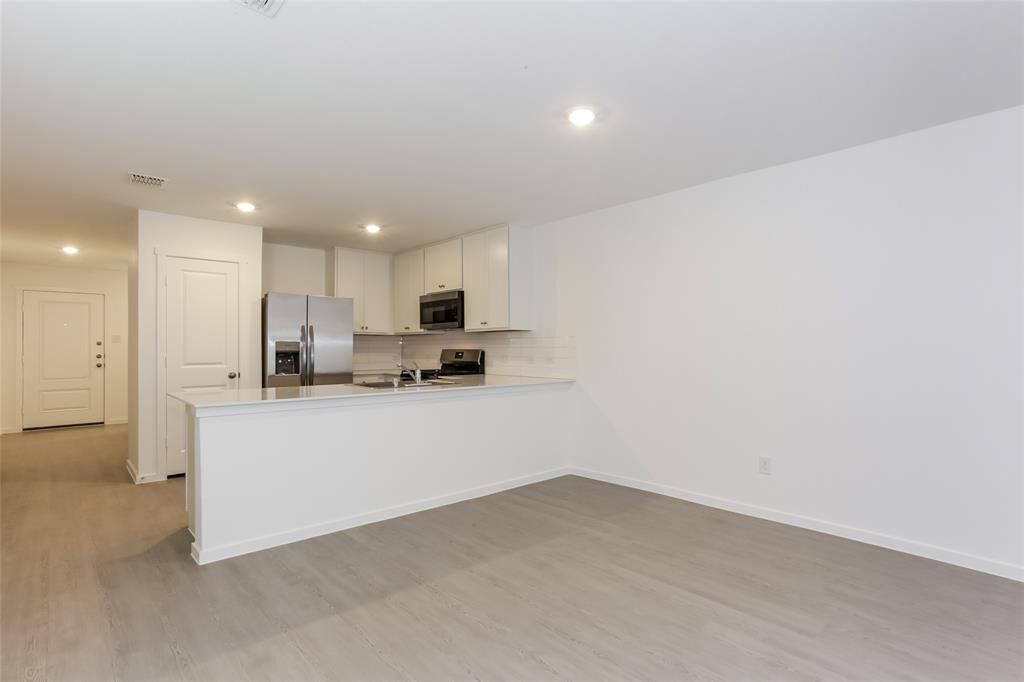 Property Photo:  1312 Amapola Drive  TX 76052 