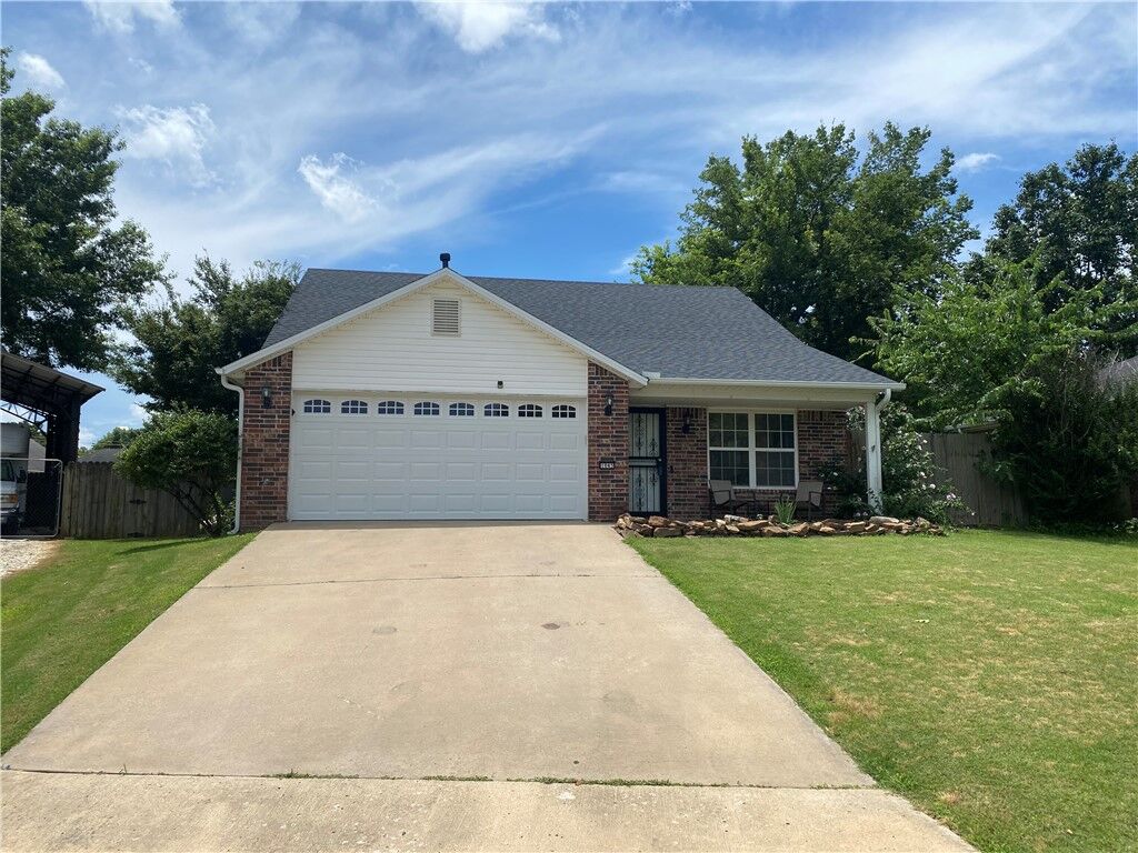 Property Photo:  1043 Regency Drive  AR 72701 