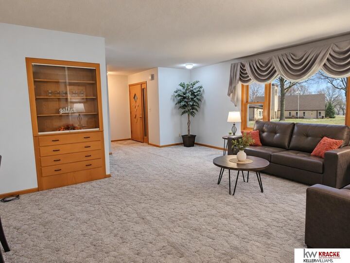 Property Photo: 603 N 11th Street NE 68466