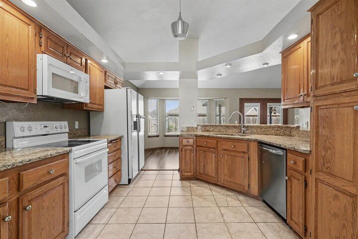 Property Photo: 7013 NW 100th Street OK 73162