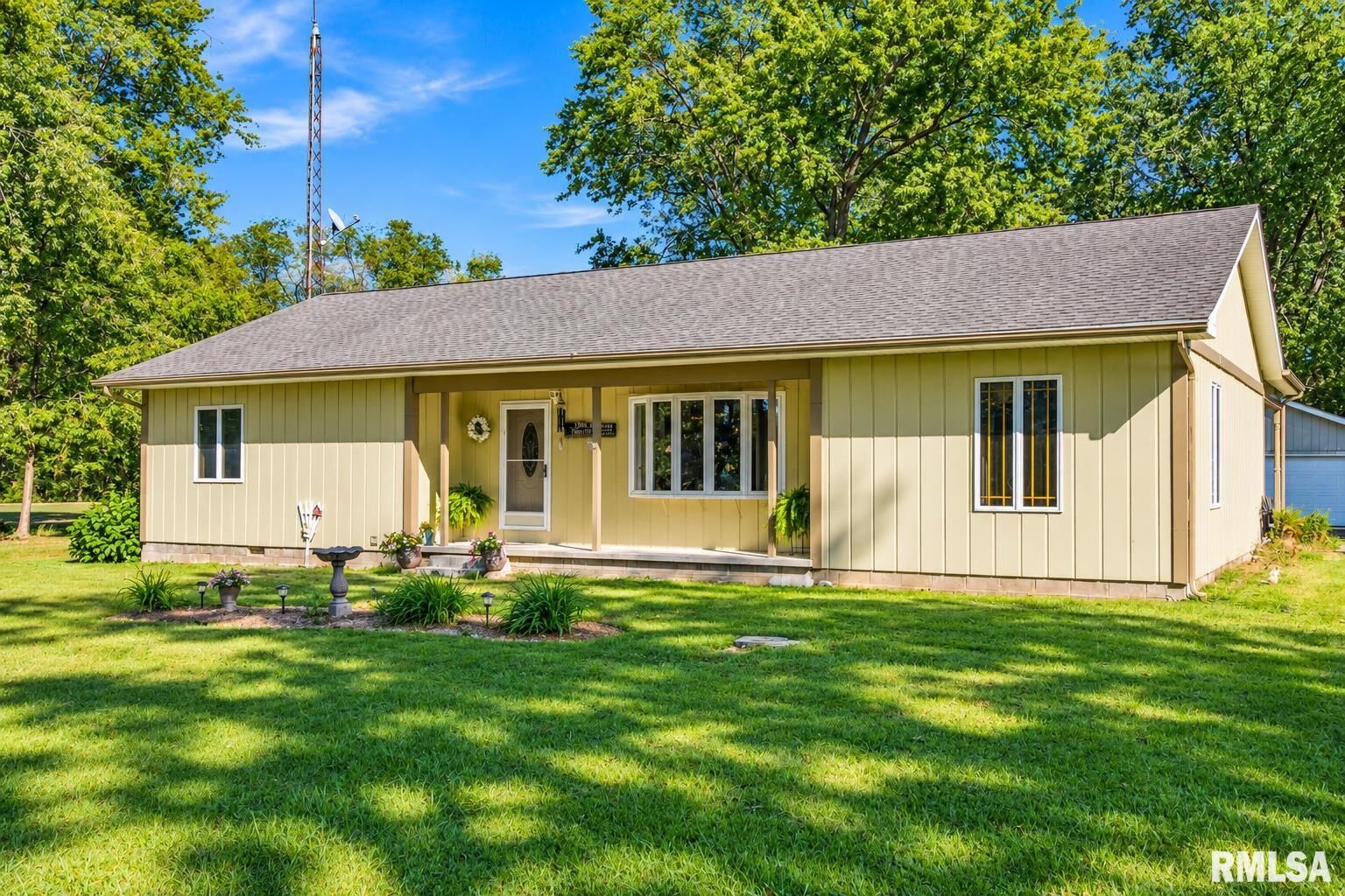 Property Photo: 4948 Whaley Street IL 62865