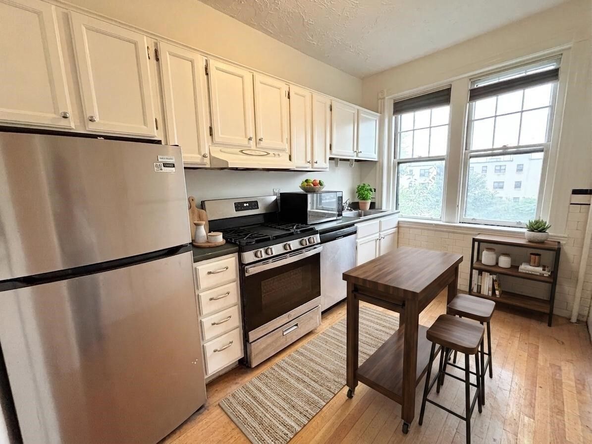 Property Photo:  455 Washington St 4  MA 02446 