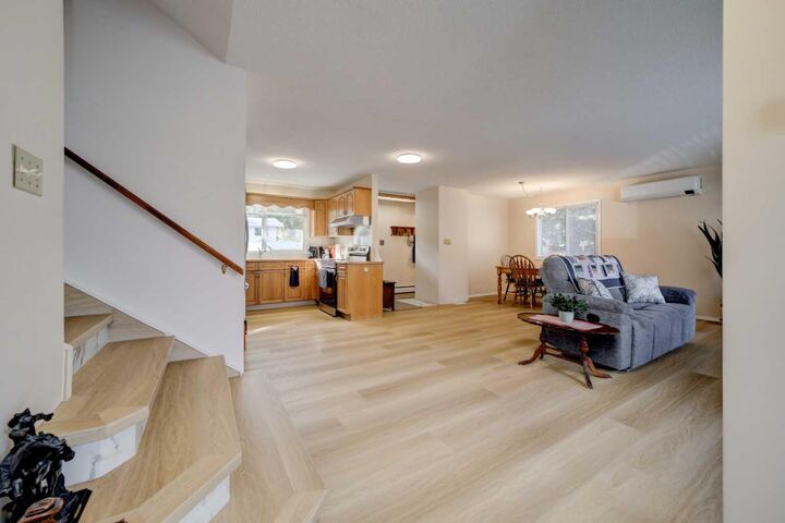 Property Photo:  550 Charlotte Street  AB T0K 1W0 