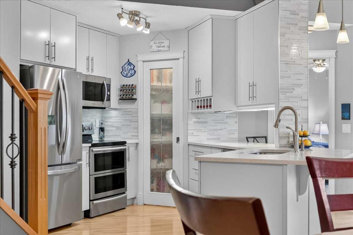 Property Photo:  248 Springbank Villas SW  AB T3H 5P7 