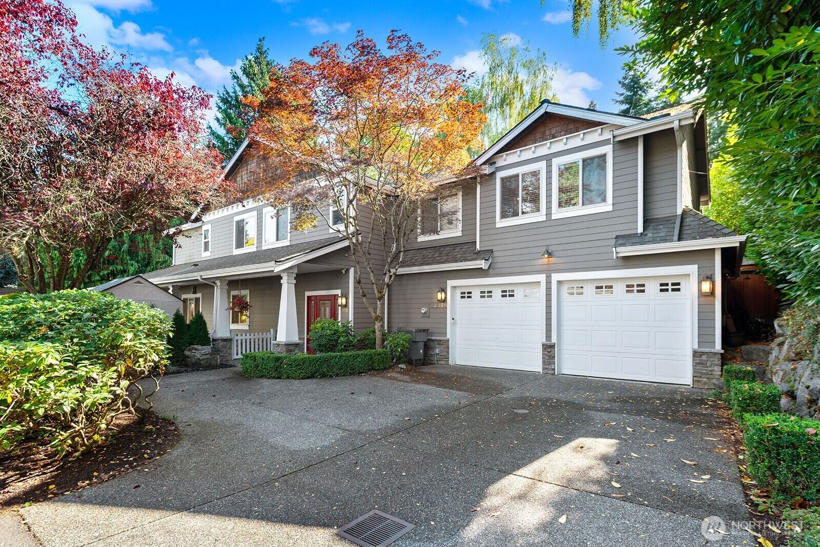 Property Photo:  327  15th Avenue  WA 98033 