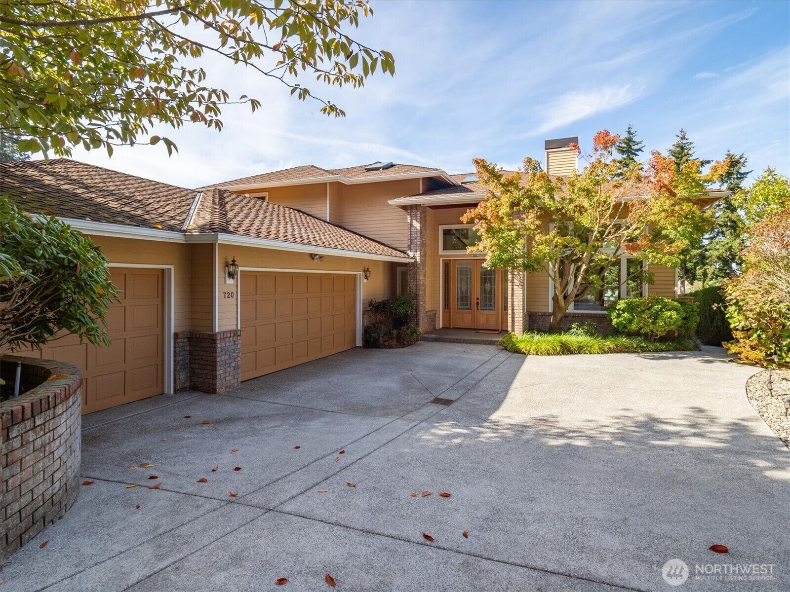 Property Photo: 720 9th Avenue S WA 98020