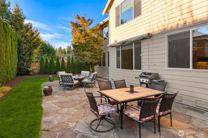 Property Photo:  2945  277th Terrace SE  WA 98075 