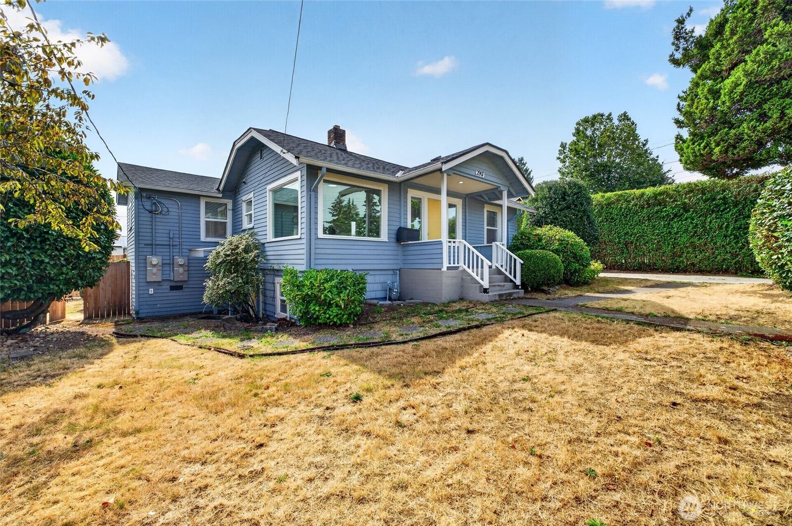 Property Photo:  2907  SW Cloverdale St  WA 98126 