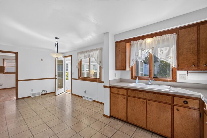 Property Photo:  1608 Harold Street  WI 54302-3027 