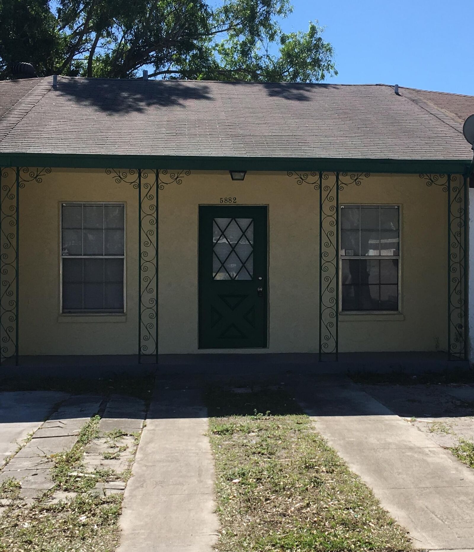 Property Photo:  5882 S 38th Street  FL 33463 