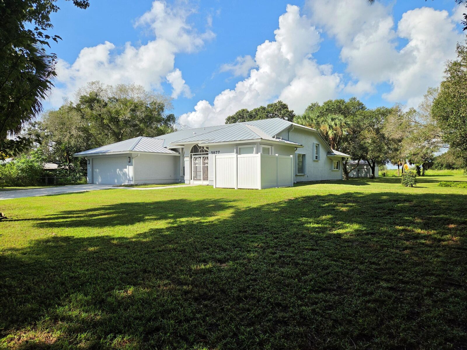 Property Photo: 5877 Clydesdale Lane FL 34987